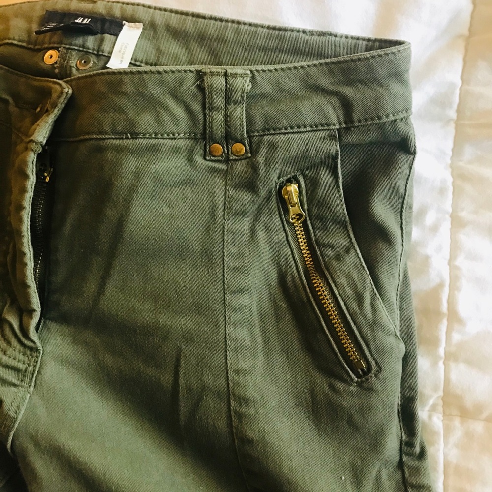 H&M army green cargo pants (skinny)